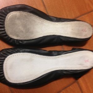 Capezio Shoes - Capezio Debut Ballet Slippers size 8 M Capezio Shoes - Capezio Debut Ballet Slippers size 8 M
